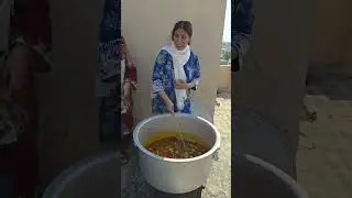 Нанд и Бхабхи вместе приготовили Бирьяни Дайг и Гур Вале Чавал #chefamna #trending #nanbhabhi