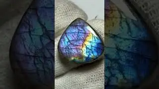 Superb rainbow flash labradorite cabochon #cabochon #gorgeous #level #up #love #attraction #support