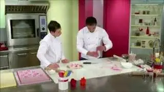 RENATO TORTE IN CORSO TUTORIAL COCCARDA PASTA DI ZUCCHERO CONSIGLIATA DA DOLCIARIA SIMONETTI