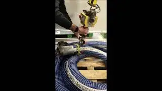 Handling hydraulic connections and tubes