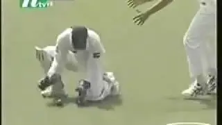 Rashid Latif claims a dropped catch