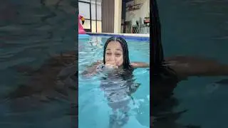 Cali makes Donald Duck sounds in the Pool 😂