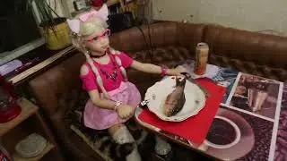 Неко Мийя  Эмико ужин.