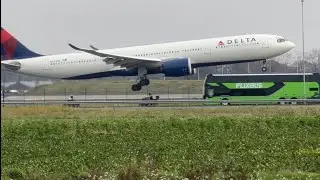 AIRBUS A330 DELTA AIR LINES FROM MINNEAPOLIS TO AMSTERDAM LANDING SCHIPHOL AIRPORT N424DX DL164