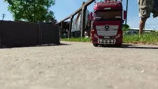 Querfahrt Fury und Hitachi raucht um Kurve