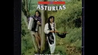 Belén Arboleya y Consuelo Gonzalez ''Subi al Naranjo de Bulnes''