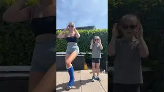 SHORT LEG CAST SEXY WOMAN 😍💕