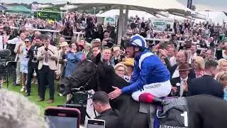 Frankie dettori flying dismount on Mostahdaf at York