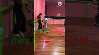 robot skating skill 😂 #shorts #youtubeshorts #trending #rollerskating #funnyvideo