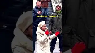 8 years old girl has a crazy voice 😳🎤 @violamaro @charlesgaugue 🎻#hallelujah  #singing #clarinet