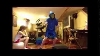 Harlem Shake! Shrek, Restroom problems, exercising, and children. All in one Video:)