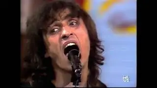 Pogo en Pl&aacute;stic TVE Ya nenavizhu Tvoi Zapaj grupo ruso de Punk