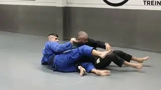 Saída das costas clássica - jiu-jitsu