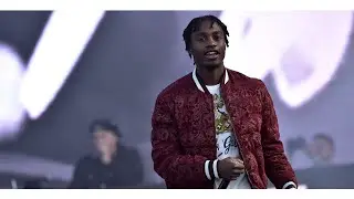 Damn these goons really tried to snatch #LilTjay&rsquo;s chain in the UK 👀😳