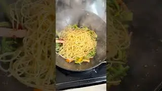 &ldquo;Wholesome, light & full of flavor &mdash; this olive oil spaghetti is your quick-fix comfort meal 🍝💚&rdquo;
