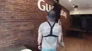 Restaurant sign lighting