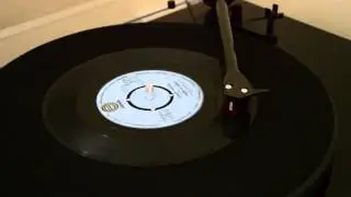 Hope and Keen - Crazy House - BBC TV Series Theme (1971) (Excello Records)