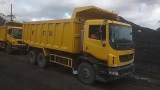 Loading batubara untuk hauling ke port / Kalimantan Timur 