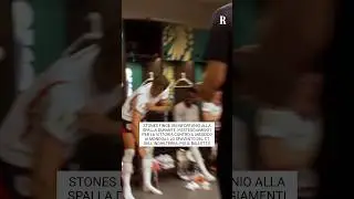 Lo scherzo di Stones al ct dell'Inghilterra nello spogliatoio