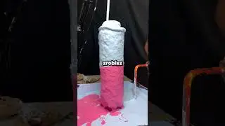 Ja i kolega spuściliśmy bąki przy stoliku, bo doprowadzili naszą kelnerkę do płaczu.