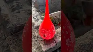 Experiment: Will a water balloon explode when it rolls down from a tall building?💥🎈#satisfying