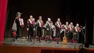 Coro de repatriados.  Honoris Tuna de Aragon