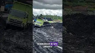 terlihat truk hampir terguling saat melintasi jalan berlumpur #truck #xcavator