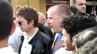 Noel Gallagher en Lima - Paseo por Jirón de la Unión