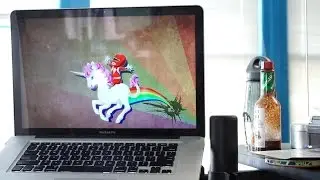 Офис с художественным оформлением от Pocket Gems | TC Cribs