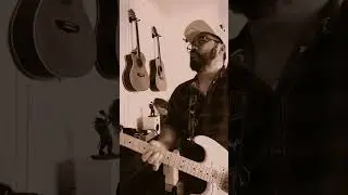 Sepia Blues on My White Fender Stratocaster &ndash; Cranking Up Distortion, Delay, and Chorus