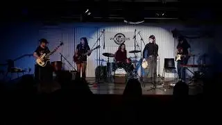 Are You Gonna Be My Girl? [cutsleeve cover]