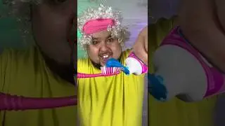 How to use toothpaste 👀😳🙄.  ..#s