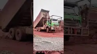 Wheel Genius: One-Tire-Missing Dump Truck Defies Physics with Clever Hack!