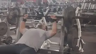 Crushing incline bench press. Austin's working on triceps 💪🔥 #subscribe #power #motivation #beast 