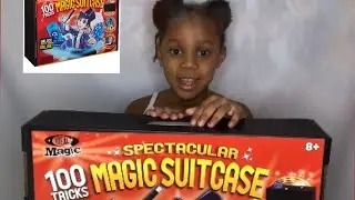 MAGIC SUITCASE! NAILA'S TOY REVIEW