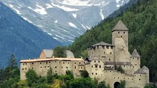 Italy. Taufers castle. Rotbach. Alpen Palace. Италия. Южный Тироль. Доломитовые Альпы.