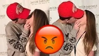 Jacob Sartorius Kissing Fan On The Lips (AGAINST HIS WILL!!!)