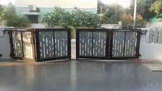 Automatic swing folding gate