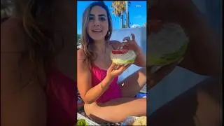How cute is my costar at the end?😂 Beach snacks are the best snacks 🏖️🌊☀️ #healthysnacks #shorts