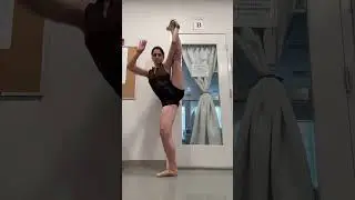 💣 TOO HARD? 💥 #stretching #dancereel #ballerina #ballet