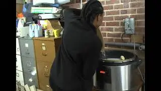 Large Electric Pressure Cooker (40 litre capacity) demonstration.