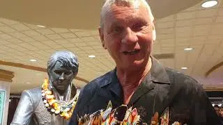 Elvis live! Anna & Claudius send Love from Las Vegas❤️❤️❤️