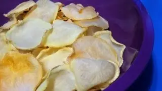 HOW TO MAKE OVEN BAKED POTATO CHIPS - Salt n Vinegar