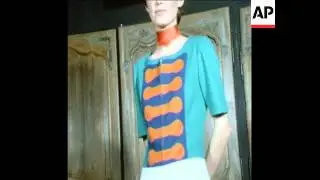 SYND 24/01/71 SPRING - SUMMER FASHION FASHION COLLECTION OF LOUIS FERAUD