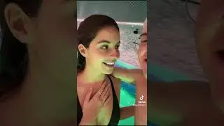 Jeanfils et Blandine dans la piscine 🥰