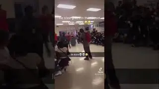 Highschool fight almost happens😂💯