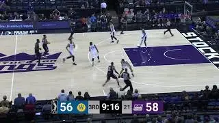 Cameron Reynolds attacks the rim!