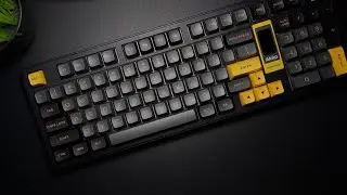 A Close-Up Look at Akko&rsquo;s First Screen Keyboard-5098B Black & Gold