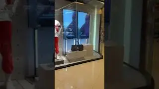 Wall mounted advertising player