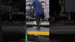 🎥🔩 Zetar Mold: Precision Injection Molding of Large Black Parts 🔩🎥